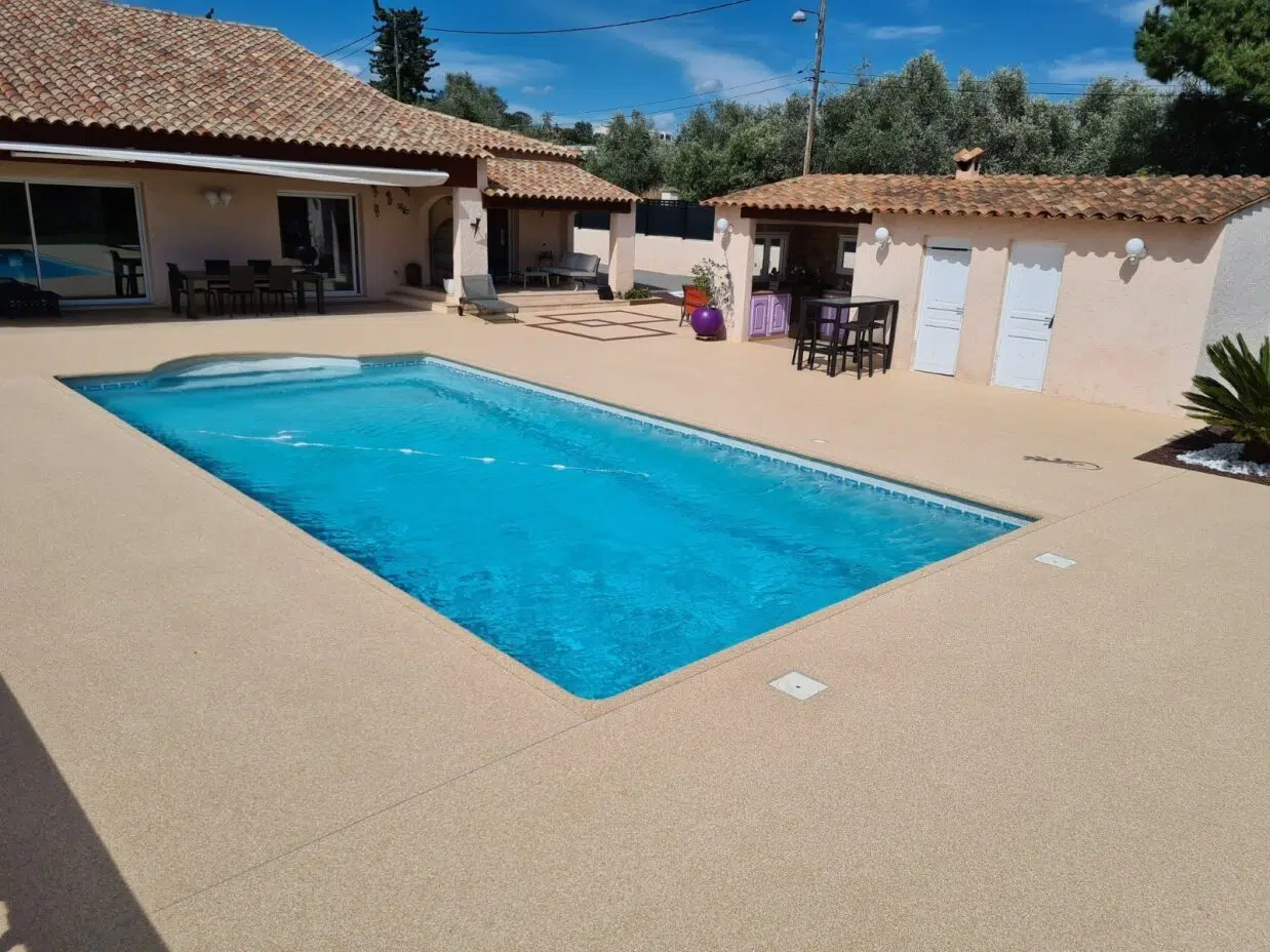 projet aménagement contour de piscine sud france