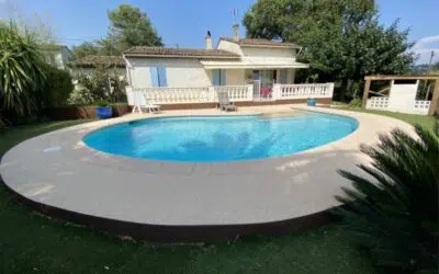 Moquette de pierre drainante pour piscine