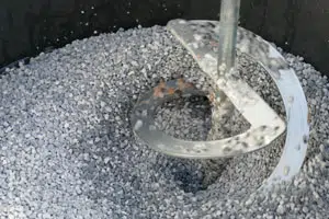 Projet de rénovation extérieure : réalisation du Home Résine, granulats de marbre et résine polyuréthane