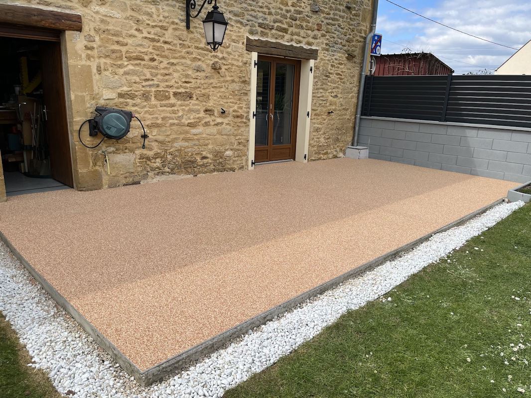 terrasse en moquette de pierre réalisation en Bourgogne-Franche-Comté à Dijon