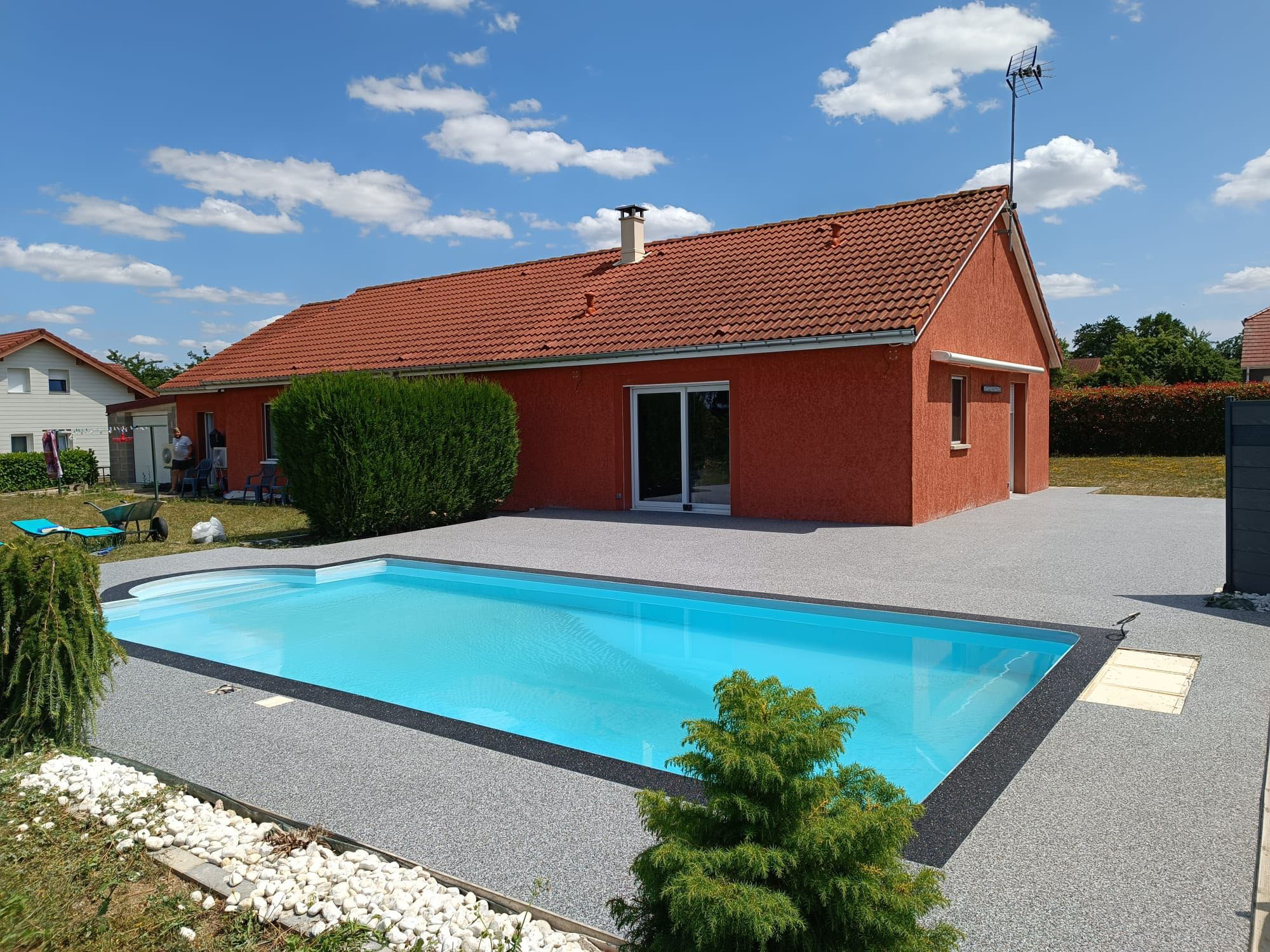 Rénovation de plage de piscine à Nancy : Confiez votre projet à nos experts<br />

